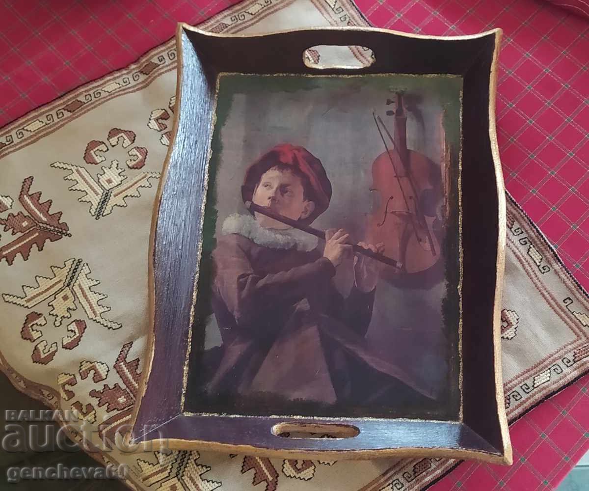 Αντίκα ξύλινος δίσκος και χειροποίητο κέντημα με τιμή € 25.00 | 48.90 BGN