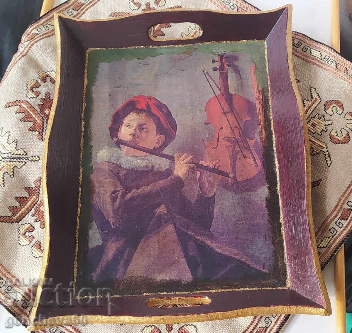 Vintage wooden headboard and hand-embroidered doily - 5