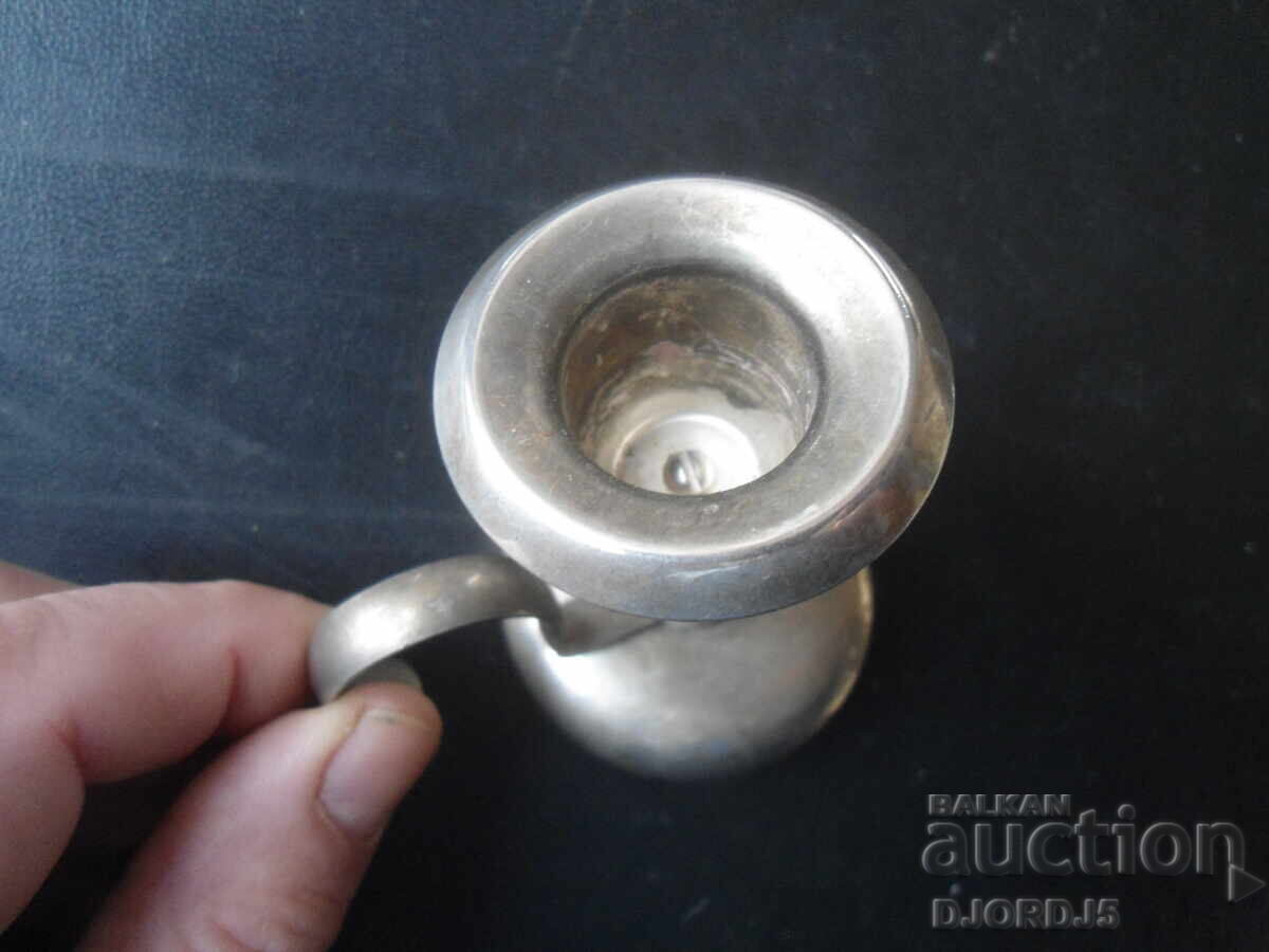 Аукцион Стар метален свещник Аукцион Стар метален свещник