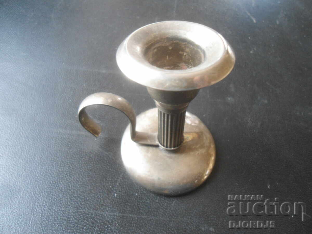 Стар метален свещник Стар метален свещник