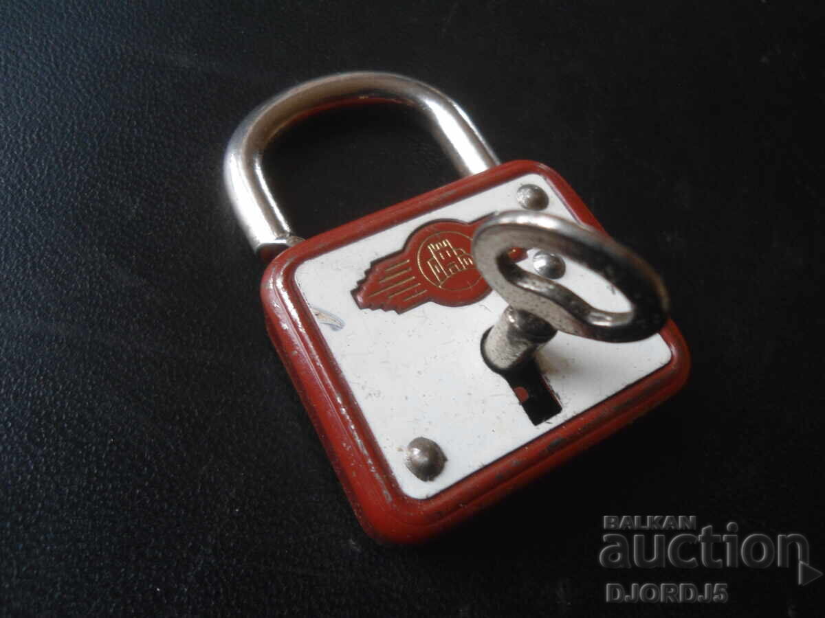 Lacăt vechi, marcaj Lacăt vechi, marcaj