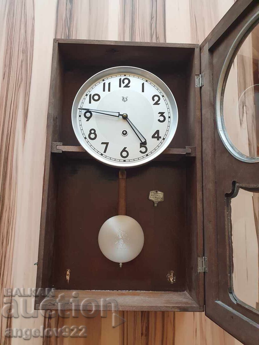 Beautiful wall clock WORKING with price 0.01 BGN | € 0.01 Beautiful wall clock WORKING with price 0.01 BGN | € 0.01