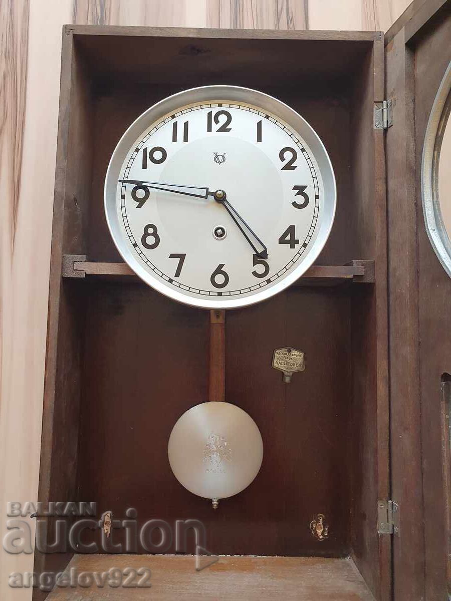 Auction Beautiful wall clock WORKING Auction Beautiful wall clock WORKING