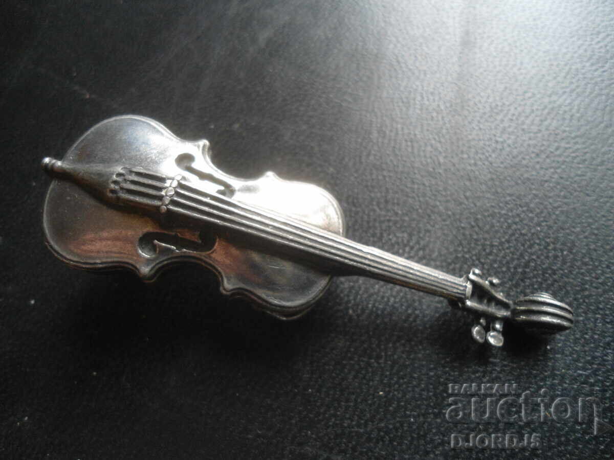 Licitație Suvenir metalic vechi Licitație Suvenir metalic vechi