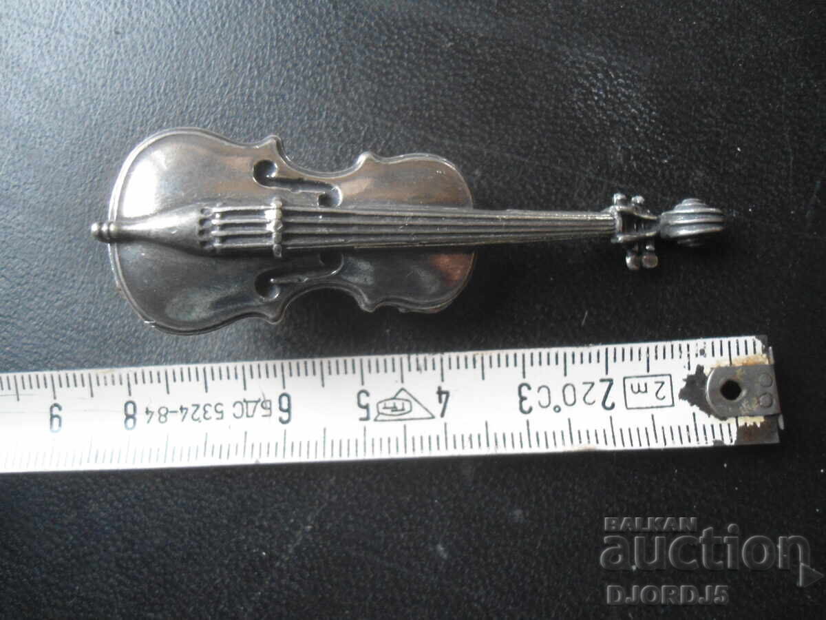 Suvenir metalic vechi - 6 Suvenir metalic vechi - 6