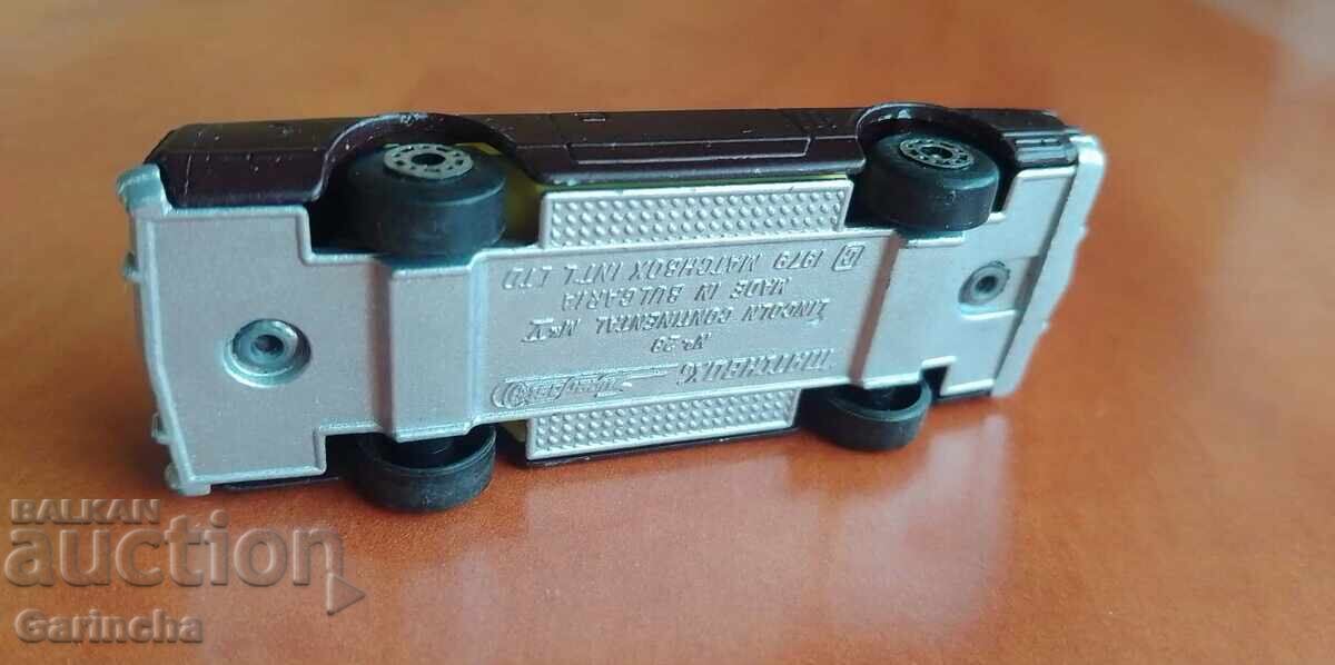 Livrarea Matchbox Lincoln Continental 1/64 Bulgaria Livrarea Matchbox Lincoln Continental 1/64 Bulgaria