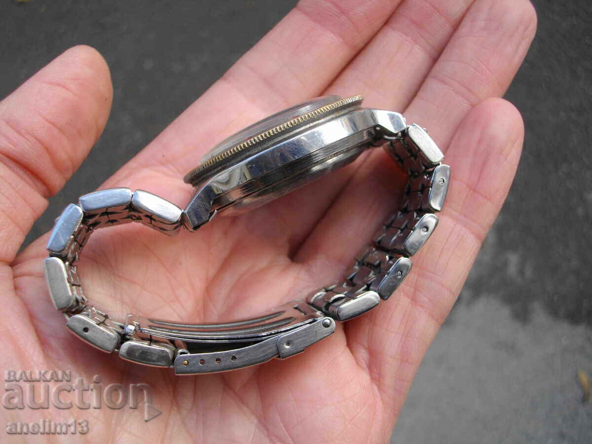 Delivery of Steel Watch Commander Vostok Amphibia Automatic Delivery of Steel Watch Commander Vostok Amphibia Automatic