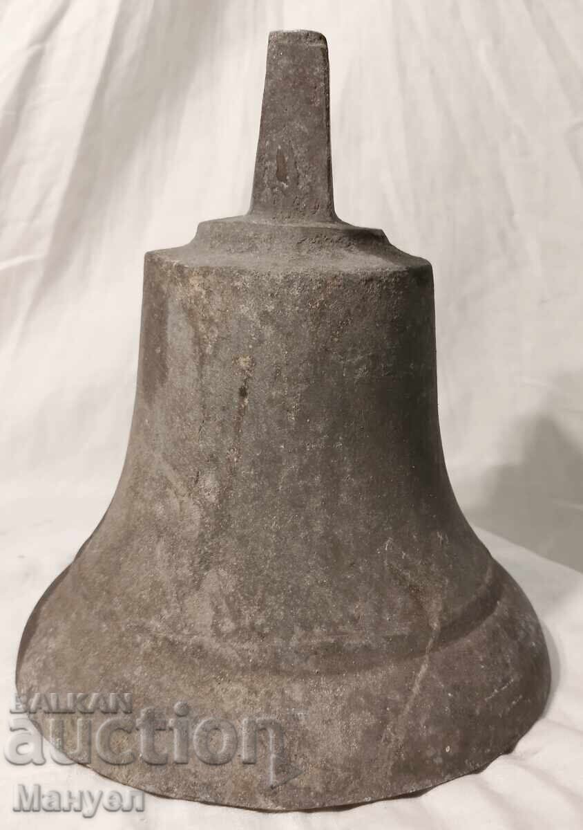 Clopot vechi cu preț 300.00 BGN | € 153.39