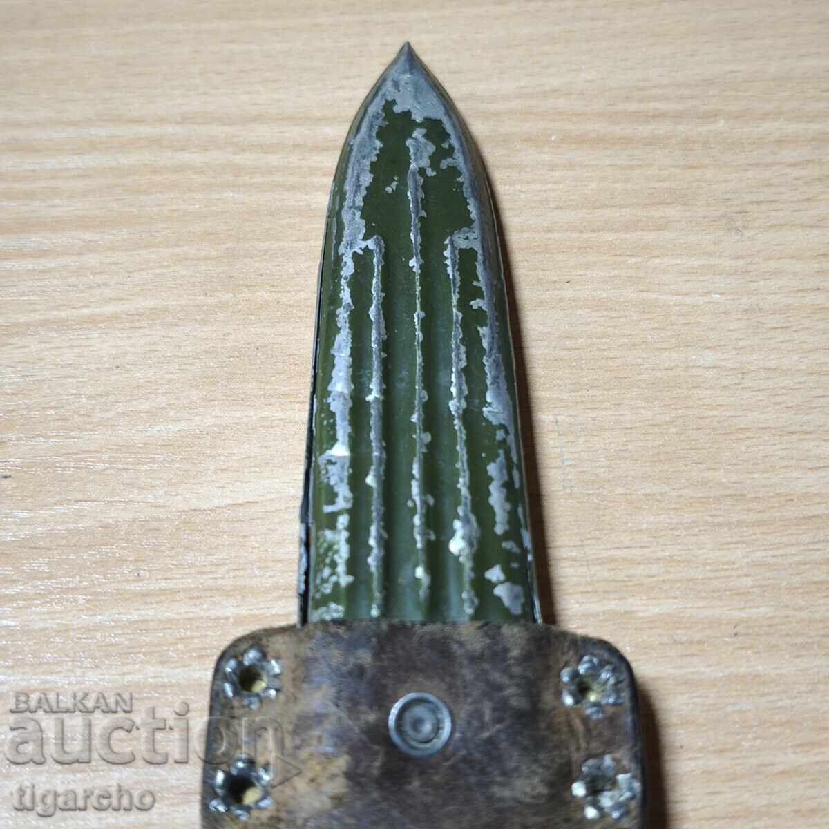 Auction An old dagger Auction An old dagger