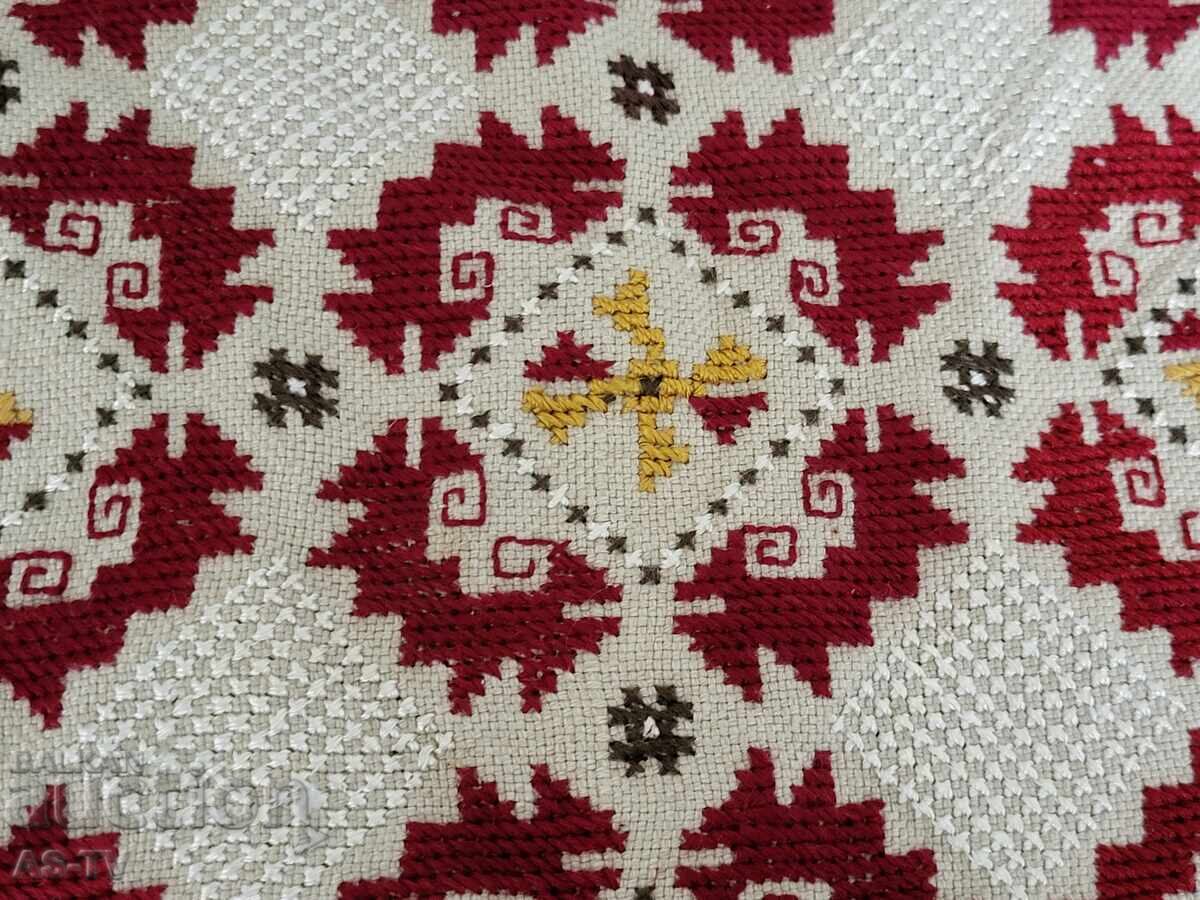 Embroidered square with price 59.00 BGN | € 30.17