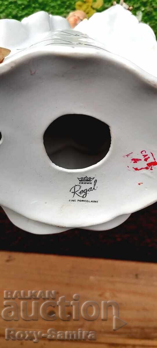 Аукцион Порцеланова статуетка с печат Regal