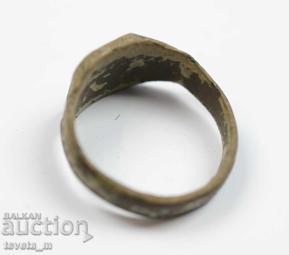 Antique Men's Ring 1897 with price 20.00 BGN | € 10.23 Antique Men's Ring 1897 with price 20.00 BGN | € 10.23