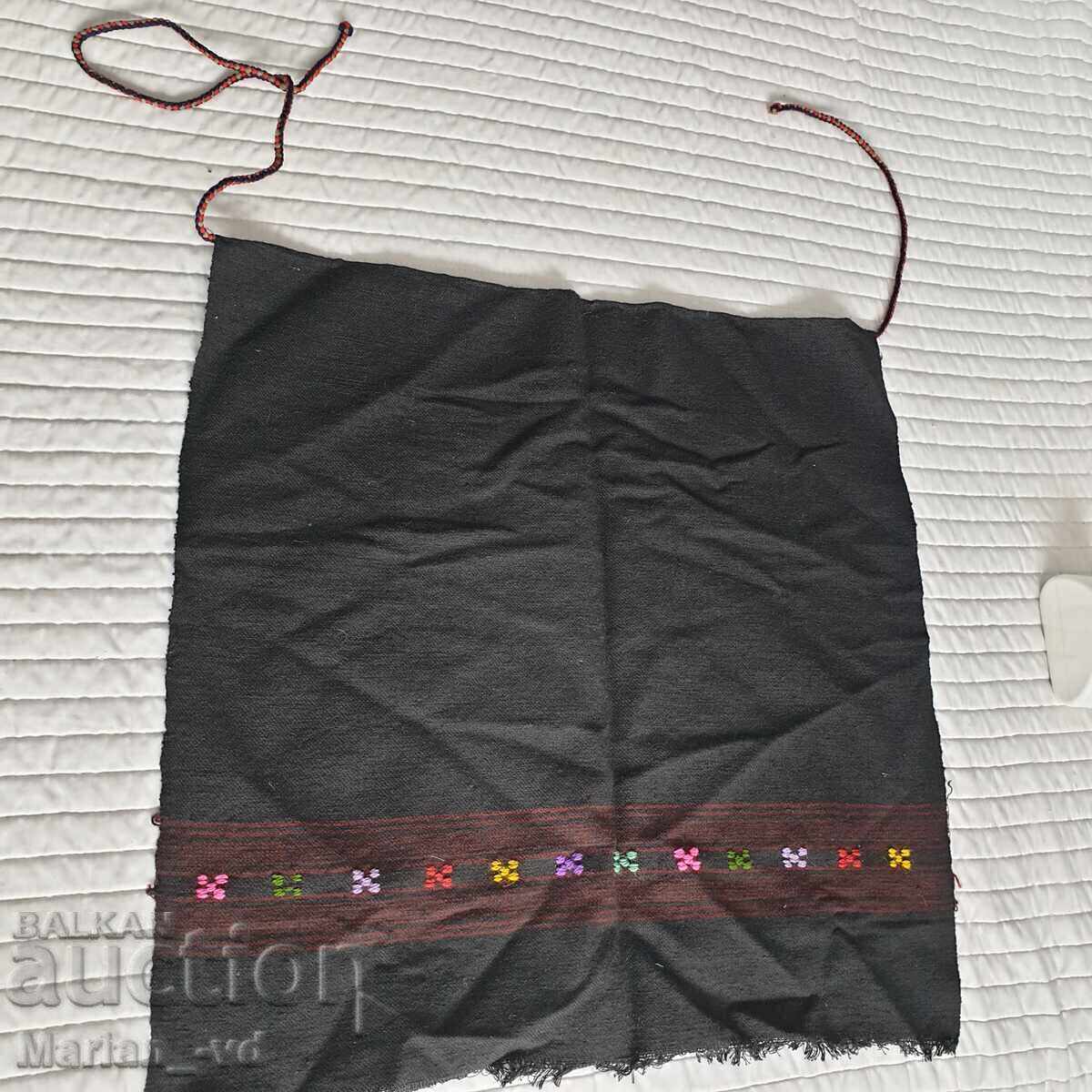 An old woolen apron - 5