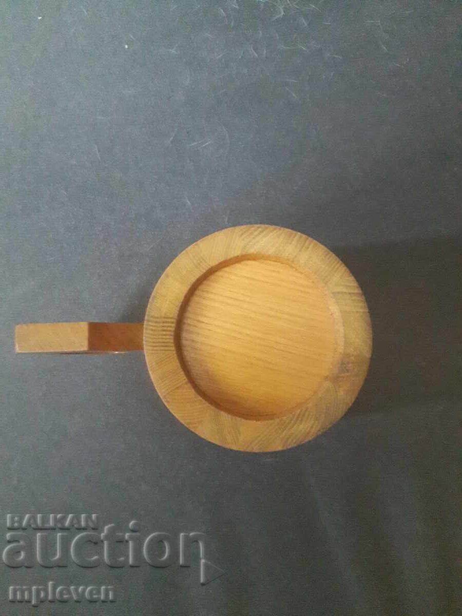 Livrarea Cană din lemn pentru bere, vin