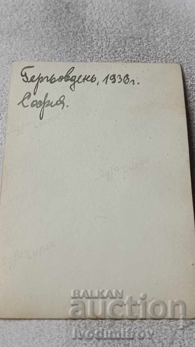 Livrarea Fotografie Sofia Bărbat în vârstă cu ordine de Ziua Sfântului Gheorghe 1936