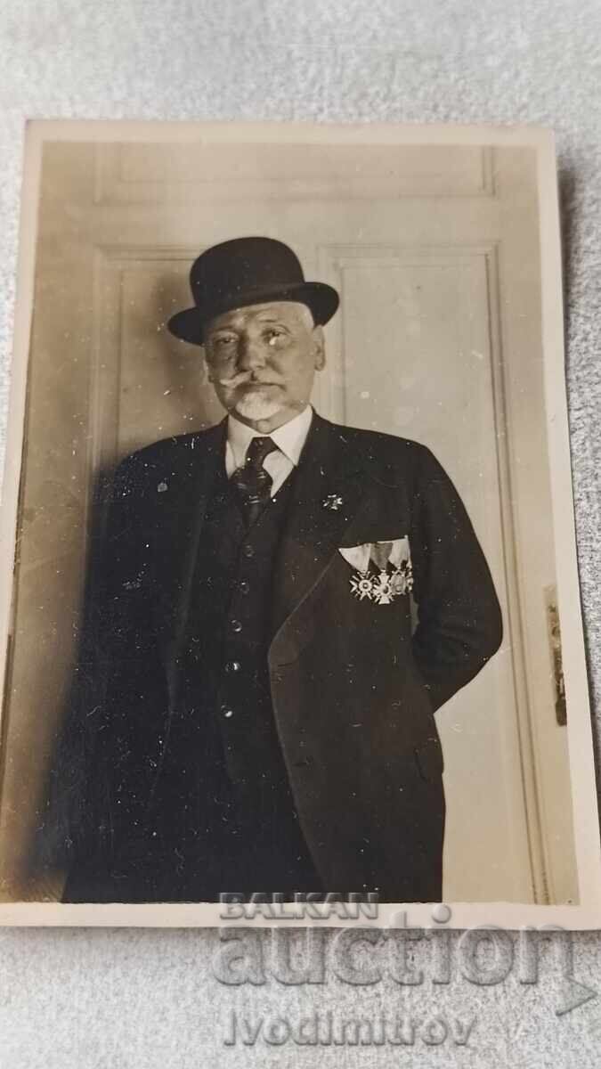 Φωτογραφία Σόφιας, ηλικιωμένος άνδρας με παράσημα την ημέρα του Αγίου Γεωργίου 1936