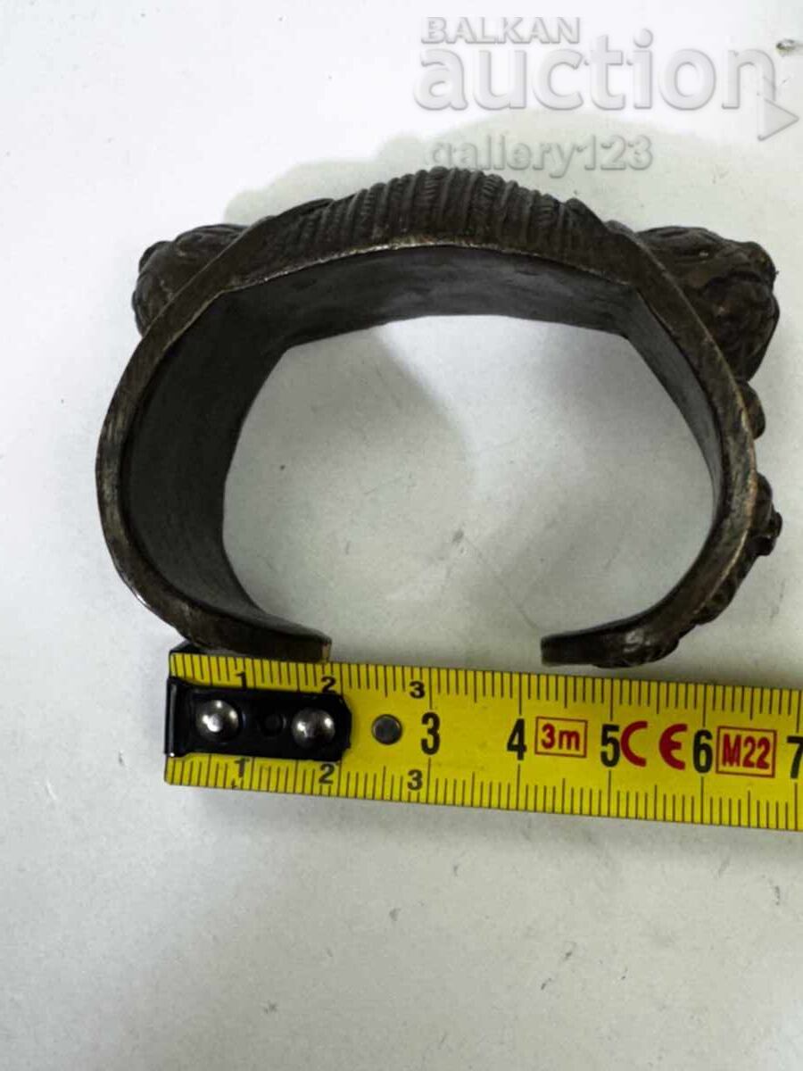 Auction Revival slingshot kubeliya bracelet Auction Revival slingshot kubeliya bracelet