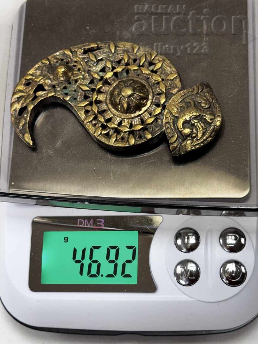 Revival-era buckle, single piece - 6 Revival-era buckle, single piece - 6