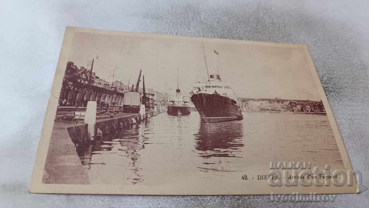 Postcard Dieppe Arrival of a Liner