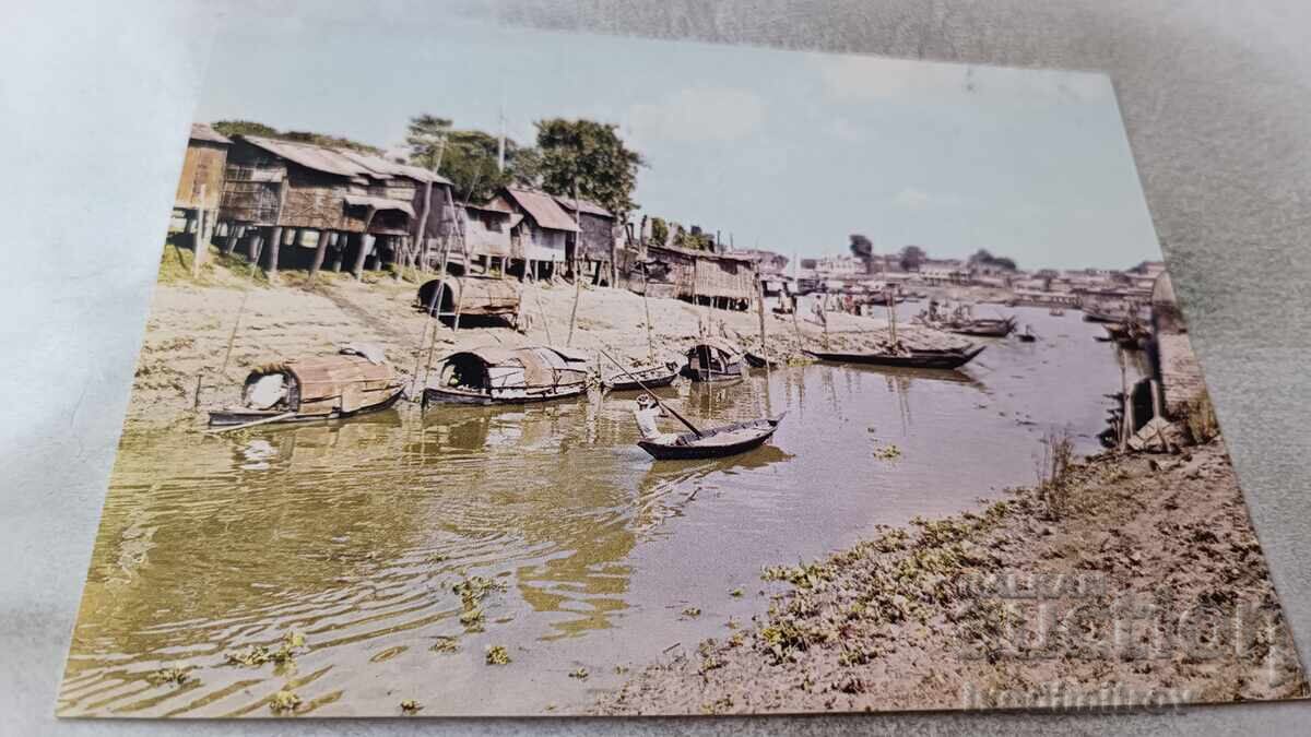 Postcard: Dacca, The Bank of Boorhi Ganga