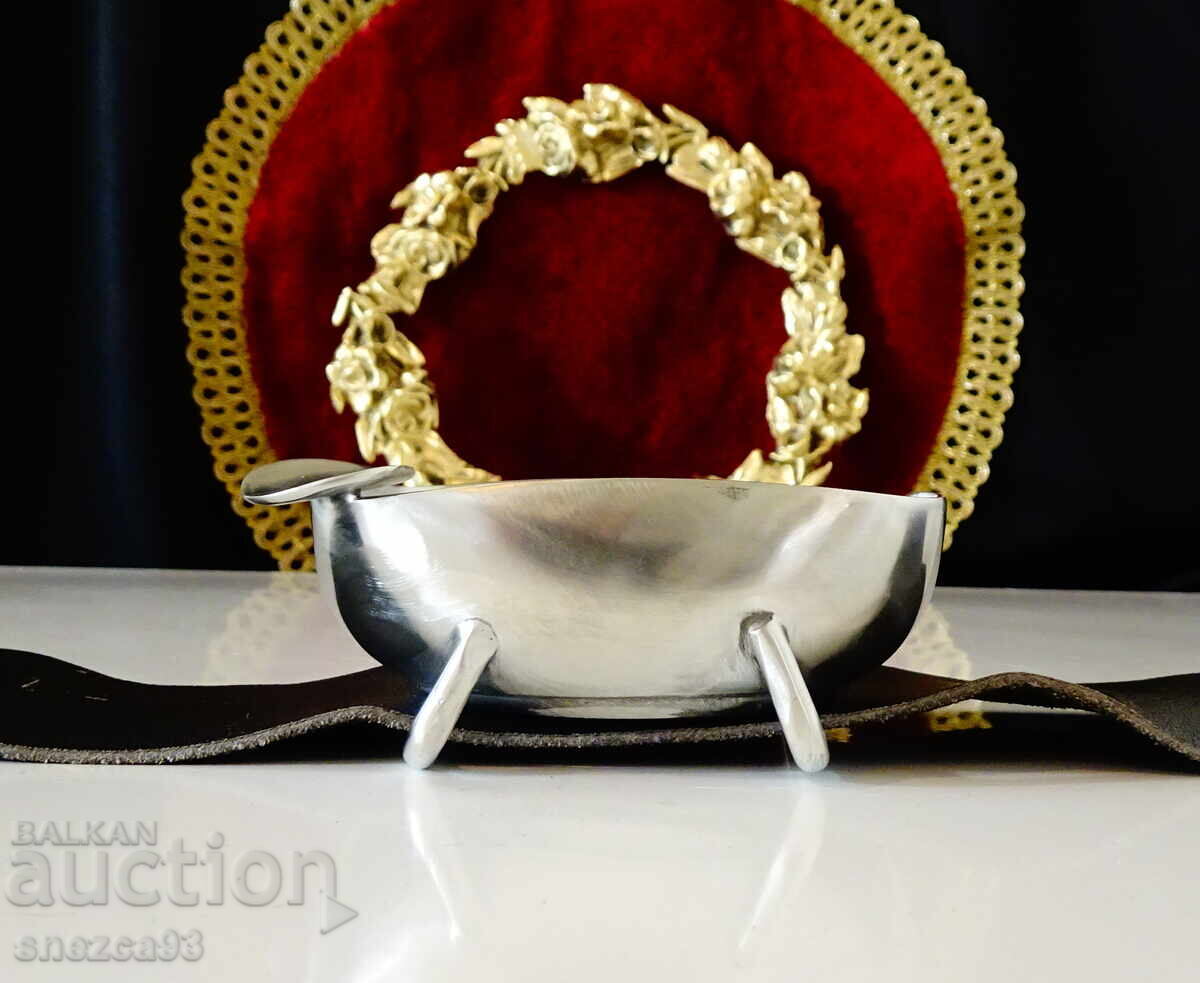 Licitație Cenușar de canapea, fotoliu, piele naturală Licitație Cenușar de canapea, fotoliu, piele naturală