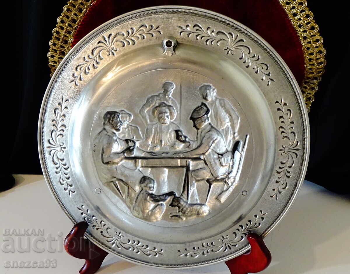 Аукцион Калаена чиния за стена с картина ловци,покер.