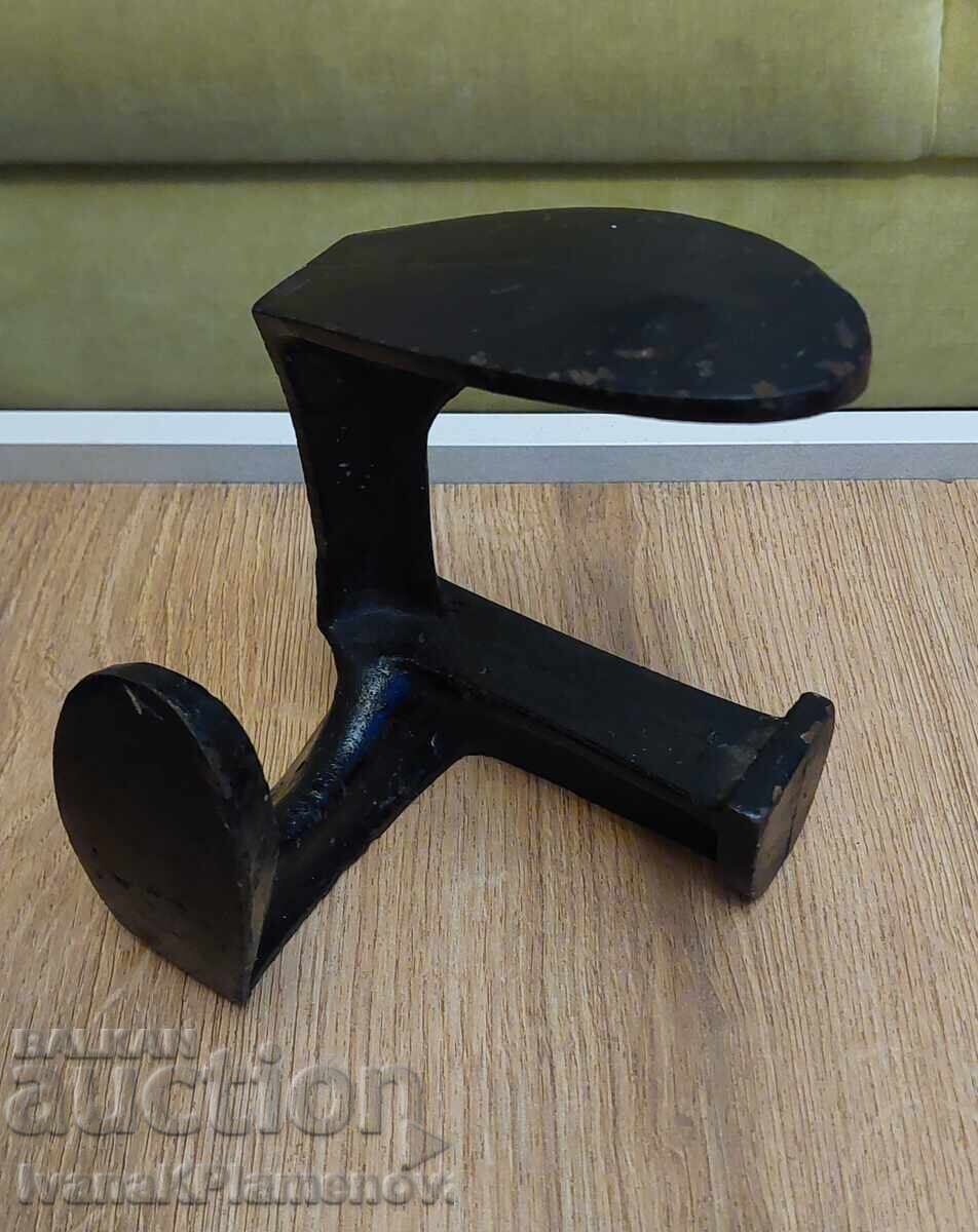 Cobbler's Anvil for Connoisseurs - 6