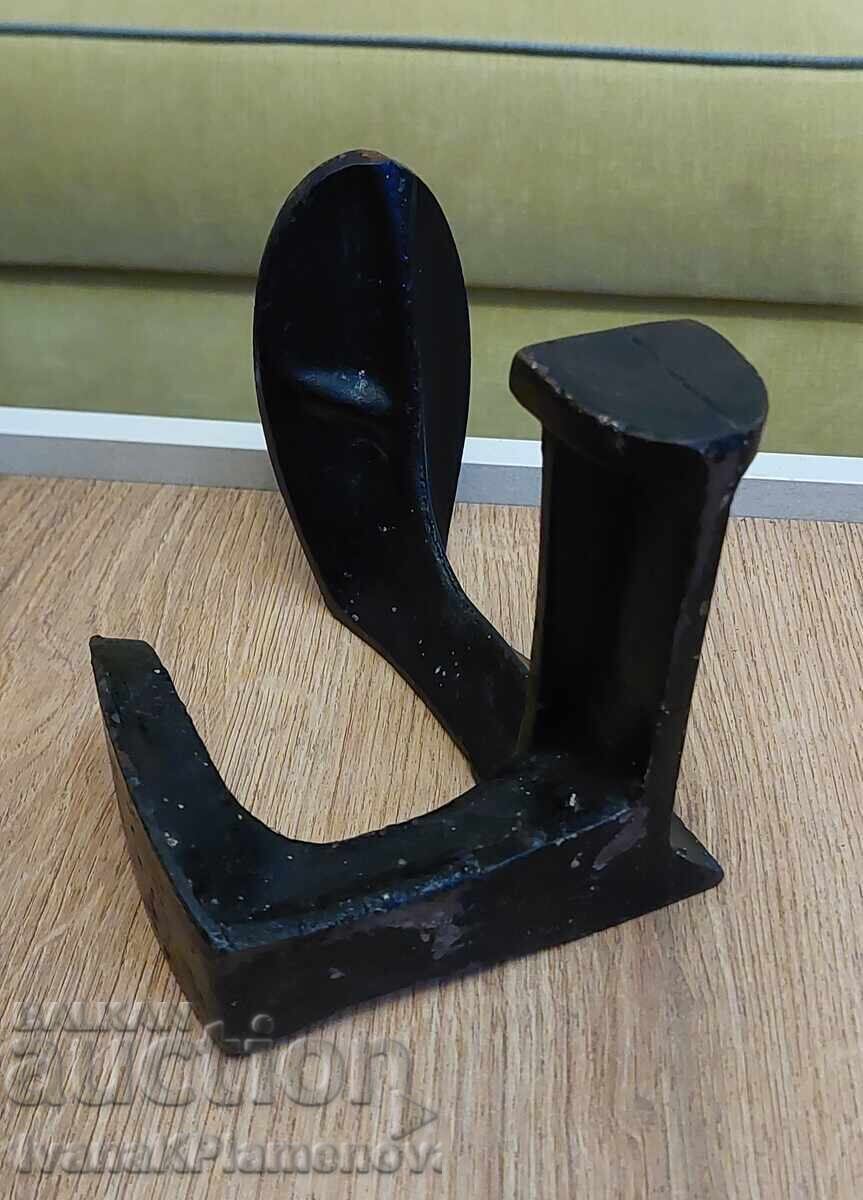 Cobbler's Anvil for Connoisseurs