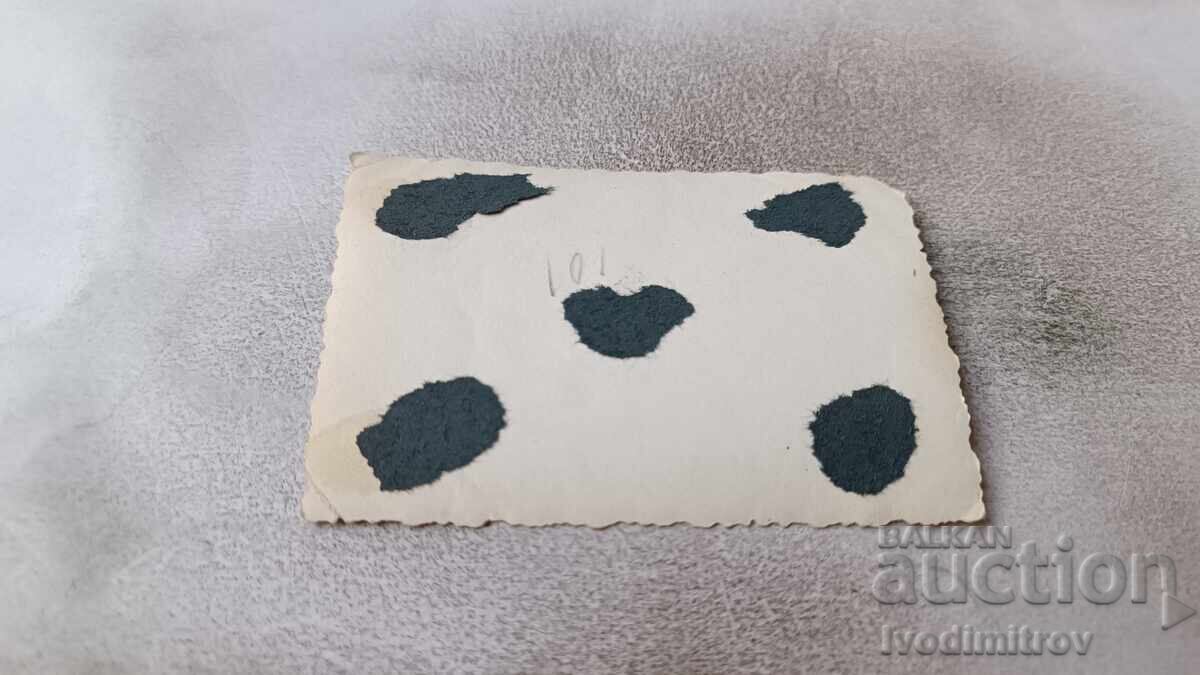 Φωτογραφία Άνδρας γυναίκα και κοριτσάκι στην παραλία με τιμή 1.75 BGN | € 0.89 Φωτογραφία Άνδρας γυναίκα και κοριτσάκι στην παραλία με τιμή 1.75 BGN | € 0.89