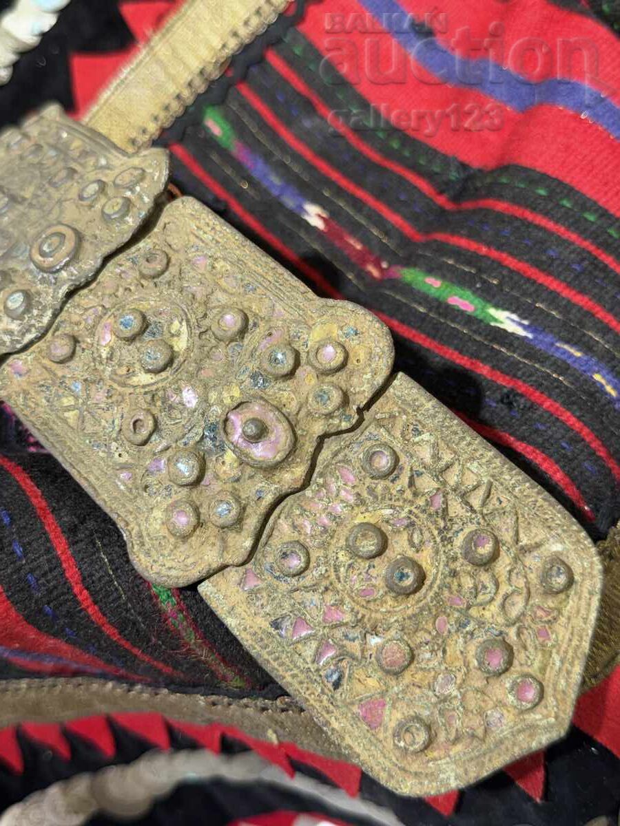 Delivery of Revival-era buckle for restoration, 18th century Delivery of Revival-era buckle for restoration, 18th century