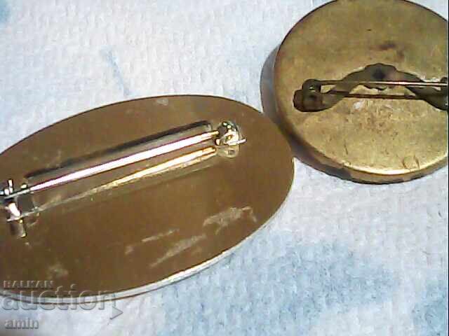 Auction  Lot of brooches and pins