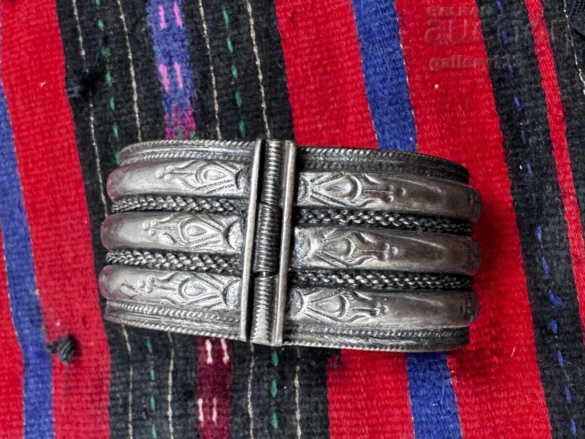 Auction Revival bracelet struck silver Auction Revival bracelet struck silver