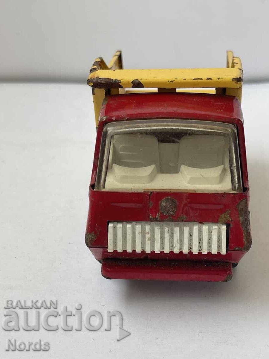 Φορτηγό TONKA από λαμαρίνα με τιμή 5.00 BGN | € 2.56