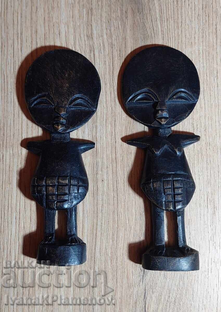 Sculpturi în lemn, două figurine pentru cunoscători cu preț € 16.00 | 31.29 BGN Sculpturi în lemn, două figurine pentru cunoscători cu preț € 16.00 | 31.29 BGN