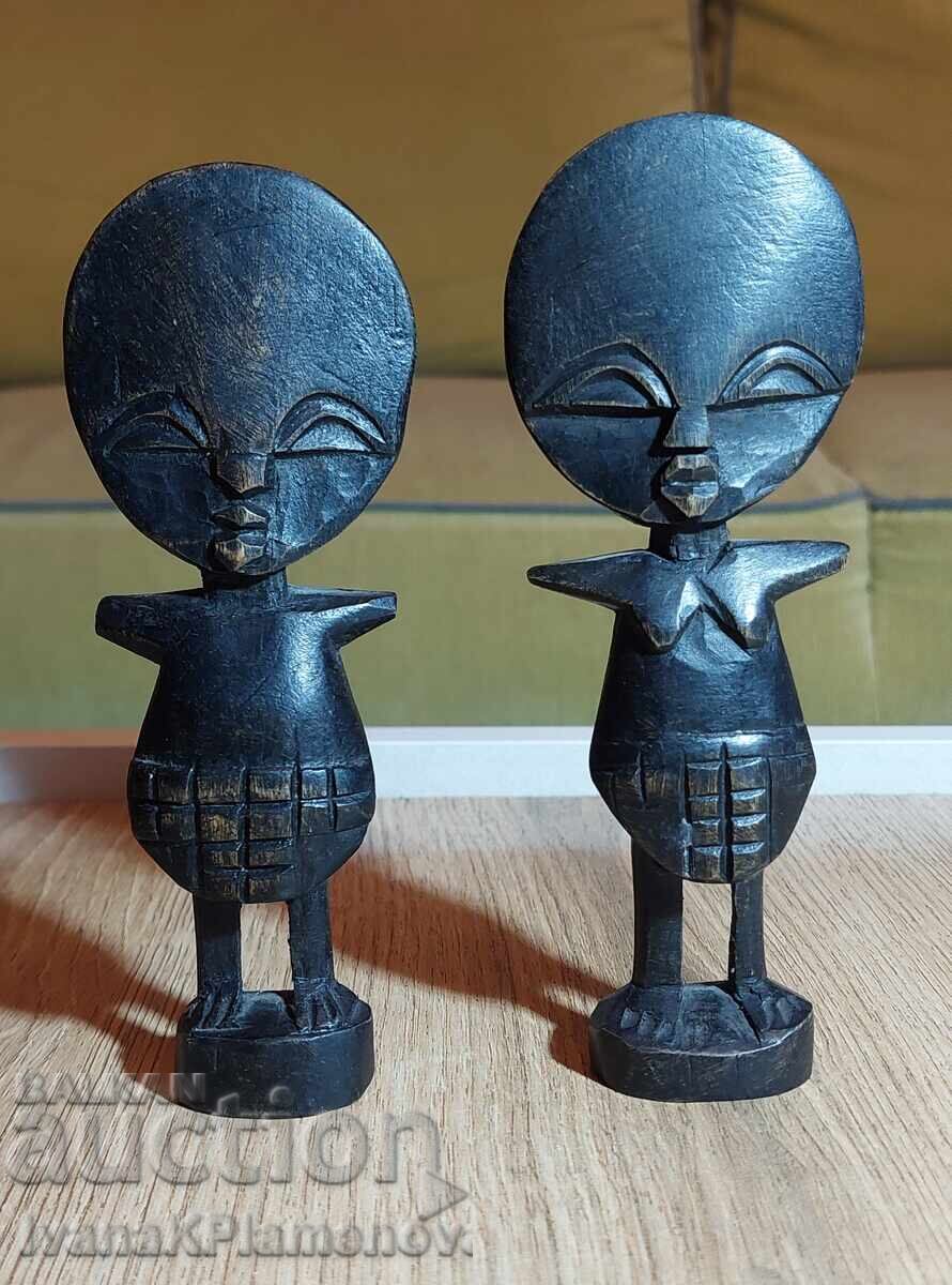 Wood carvings, two figures for connoisseurs