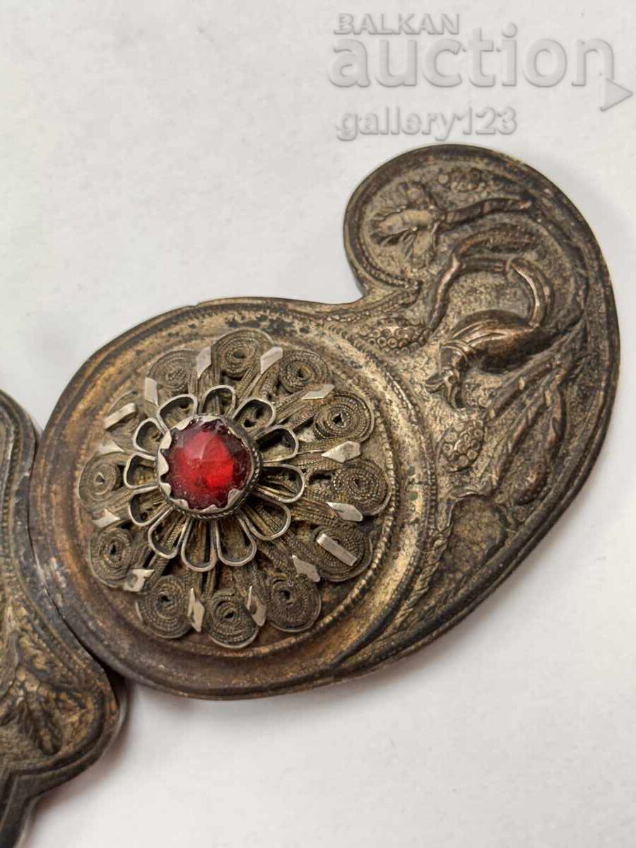 Delivery of Revival-era silver filigree buckles, forged, colored glass Delivery of Revival-era silver filigree buckles, forged, colored glass