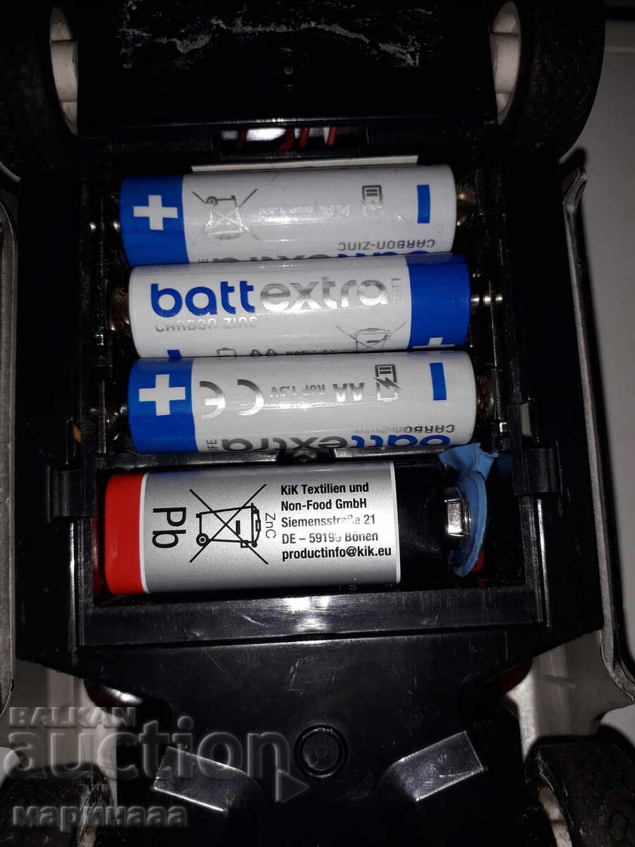 Vintage Radio-Controlled Car "FORD SIERRA" - 6 Vintage Radio-Controlled Car "FORD SIERRA" - 6