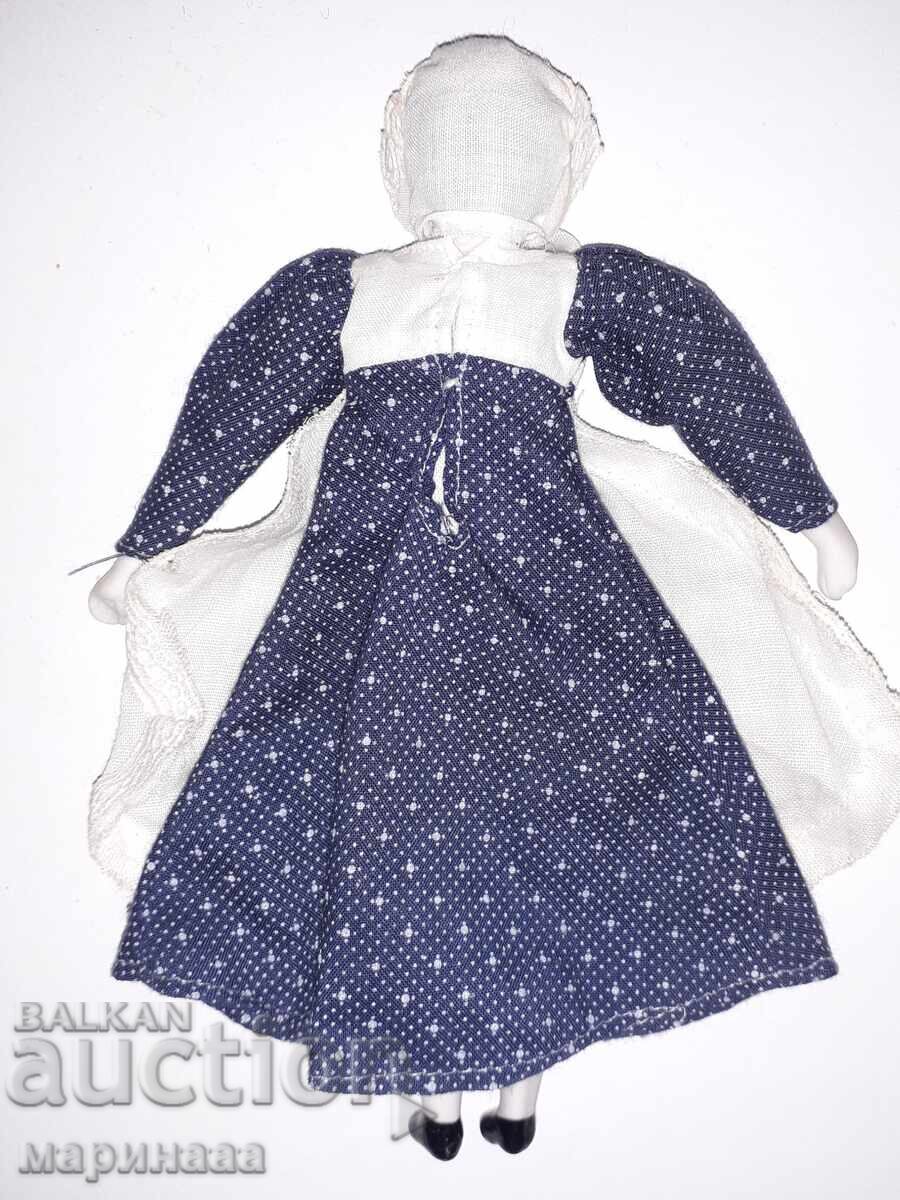 Delivery of OLD SMALL DOLL. PORCELAIN Delivery of OLD SMALL DOLL. PORCELAIN