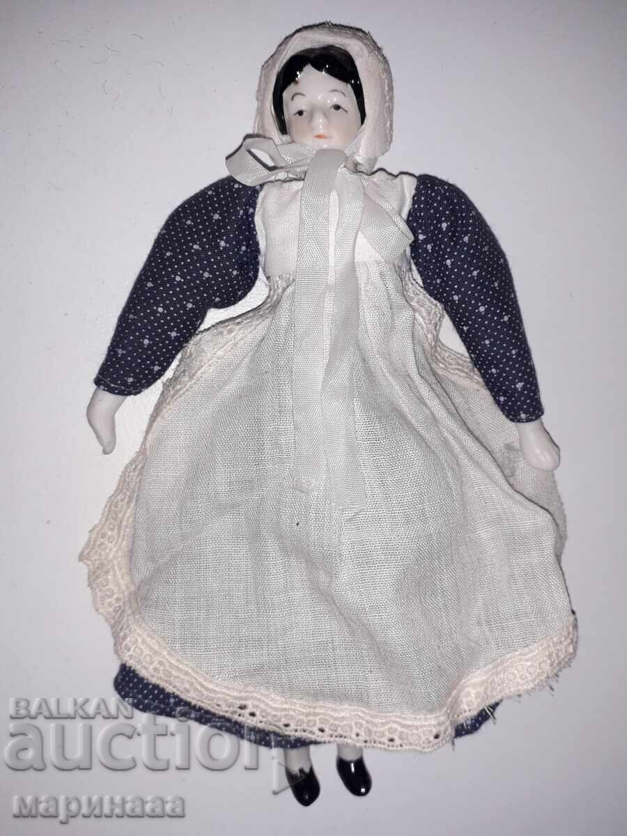 OLD SMALL DOLL. PORCELAIN OLD SMALL DOLL. PORCELAIN