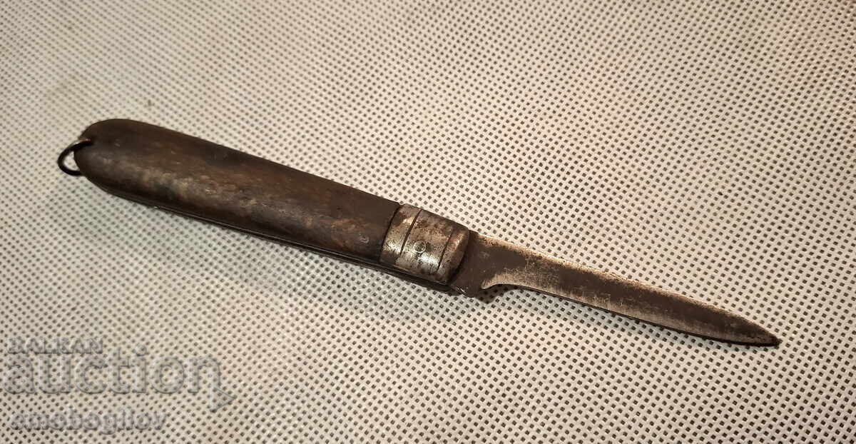 Πολύ Παλιό Τσεπάκι Μαχαίρι με τιμή 7.51 BGN | € 3.84 Πολύ Παλιό Τσεπάκι Μαχαίρι με τιμή 7.51 BGN | € 3.84