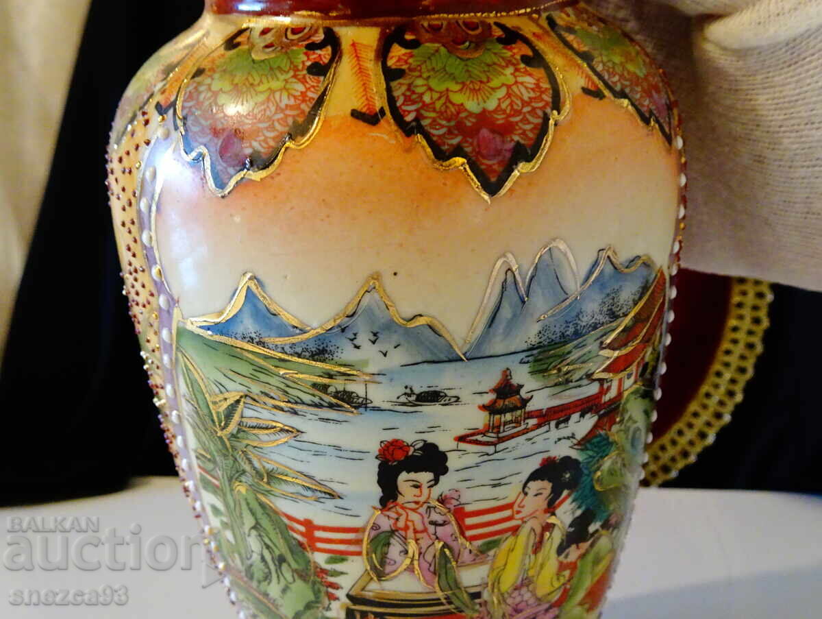 Sfeșnic japonez, porțelan japonez Satsuma și cupru pur cu preț 54.00 BGN | € 27.61 Sfeșnic japonez, porțelan japonez Satsuma și cupru pur cu preț 54.00 BGN | € 27.61