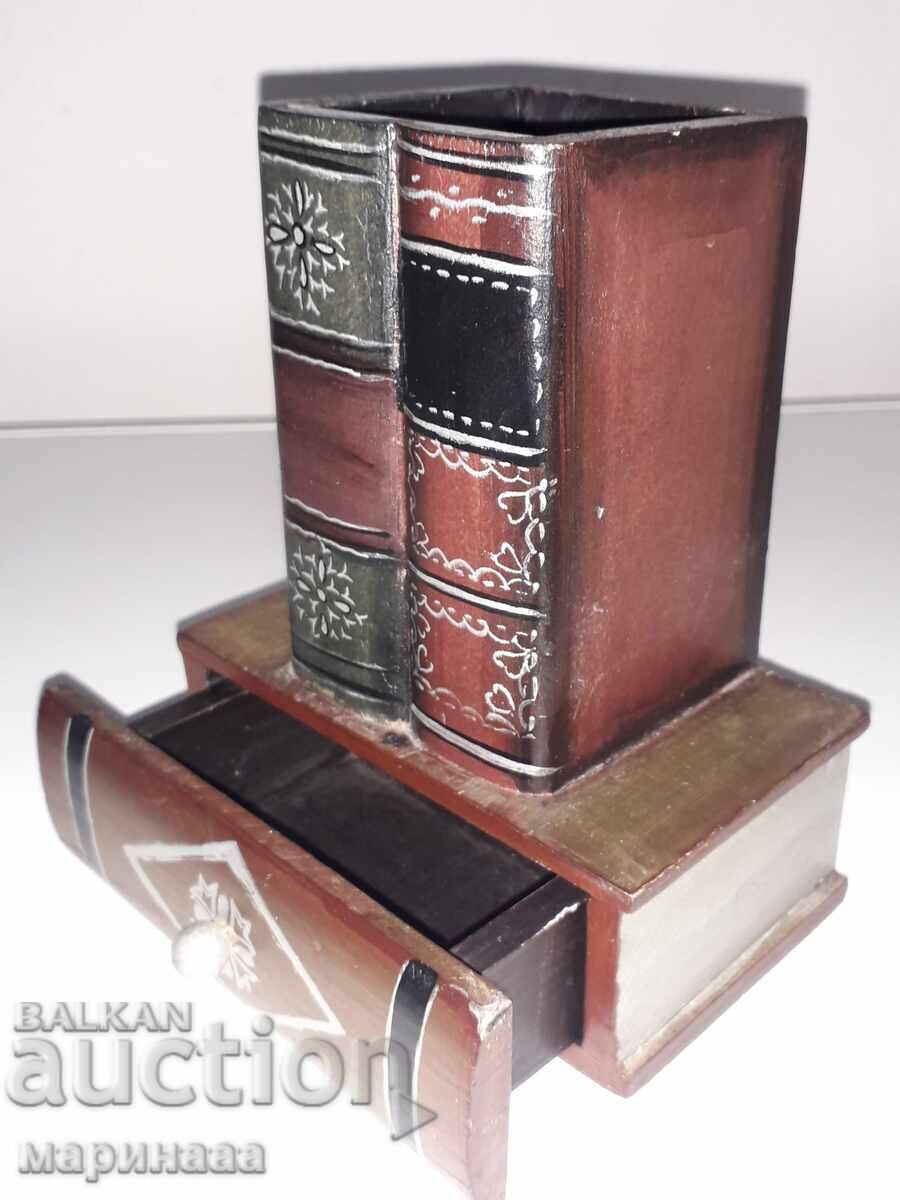 МОЛИВНИК. ДЪРВО