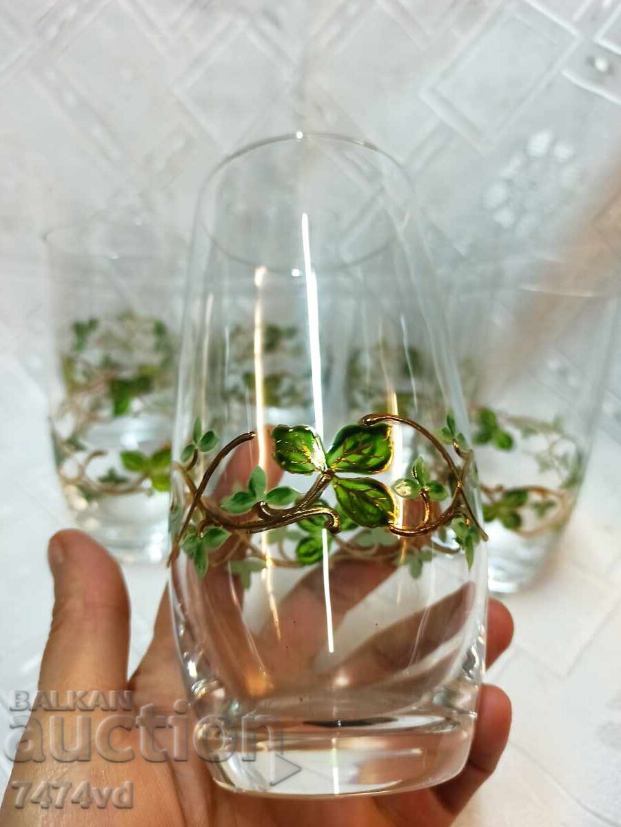 Auction  Set of crystal glasses, hand-painted with gilded ornaments