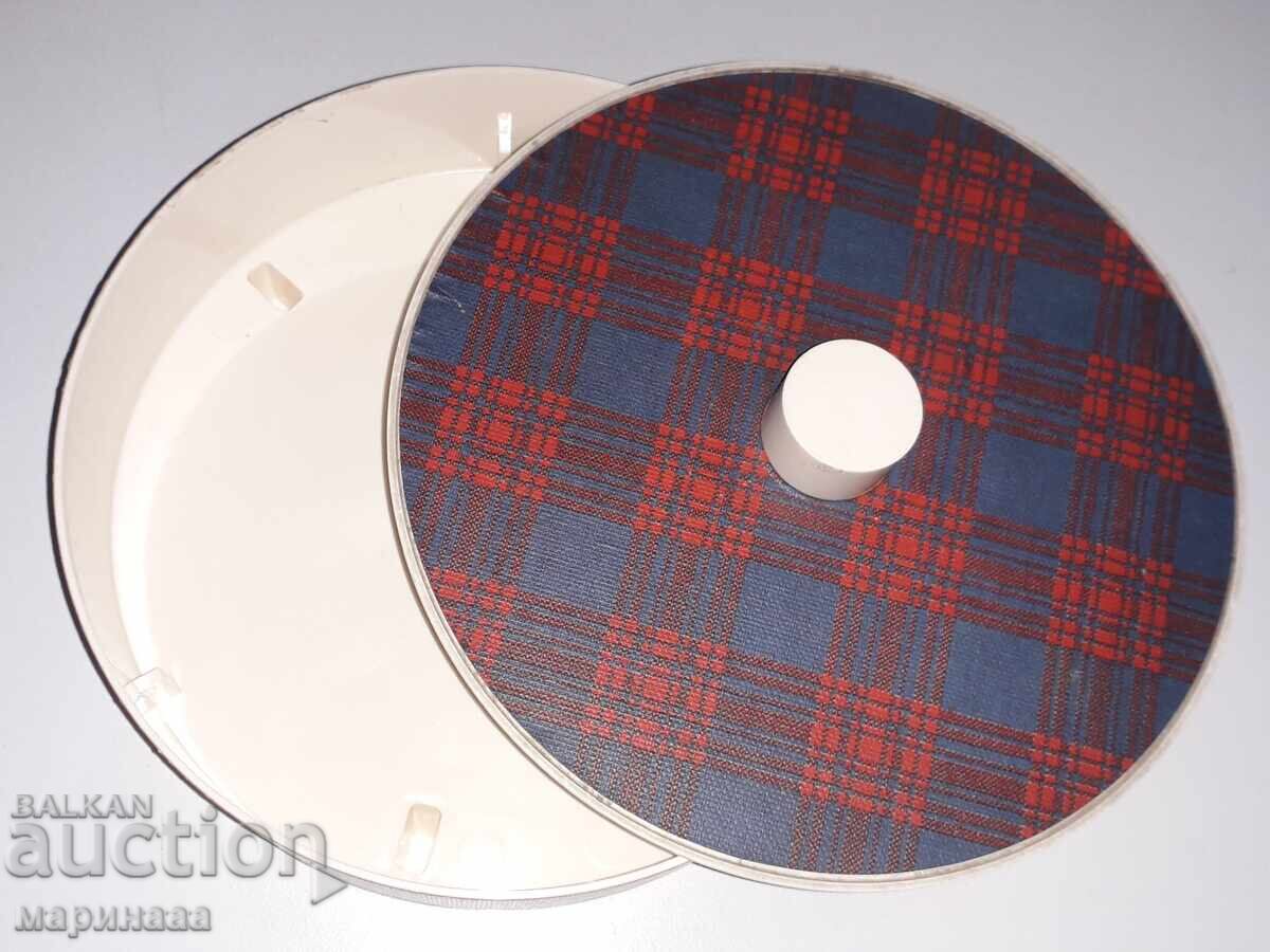 Παράδοση ΒΙΝΤΙΤΖ ΚΟΥΤΙ ΓΙΑ ΡΑΠΤΙΚΑ ΕΡΓΑΛΕΙΑ. GDR