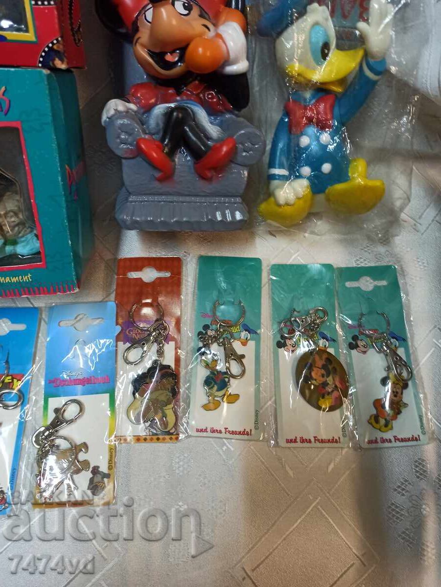 Delivery of Original Disney products, 4 Christmas tree figurines with animation