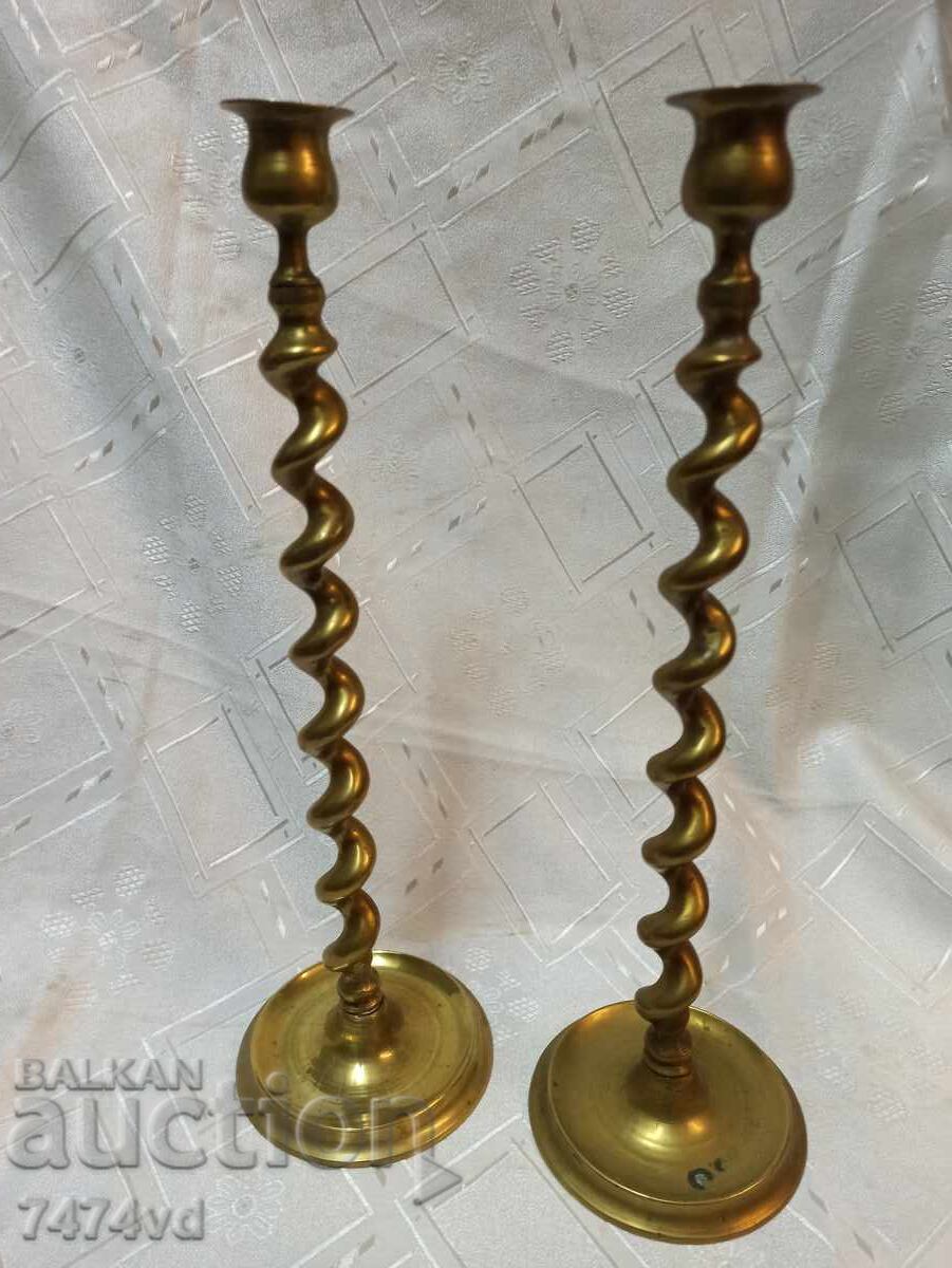 Livrarea 2 SFEȘNICE BRONZ NESTANDARDE INTERESANTE