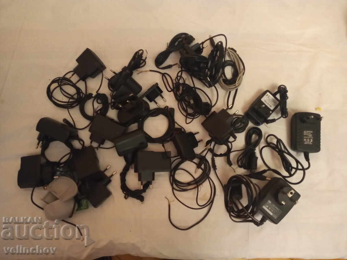 Încărcătoare, panouri și protectoare pentru telefoane