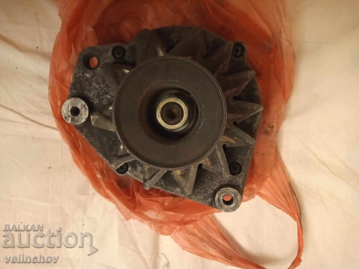 Εναλλάκτης (δυναμό) - BOSCH 90A για Audi 80 (B3 και B4) με τιμή 50.00 BGN | € 25.56