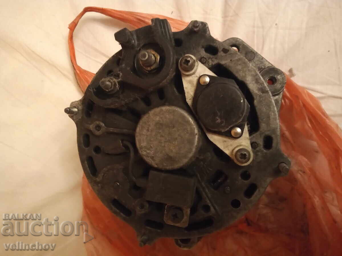 Auction  Alternator (dynamo) - BOSCH 90A for Audi 80 (B3 and B4)