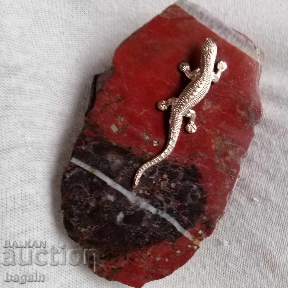 Μικρό πλαστικό, σαλαμάνδρα, ίασπις με τιμή 50.00 BGN | € 25.56